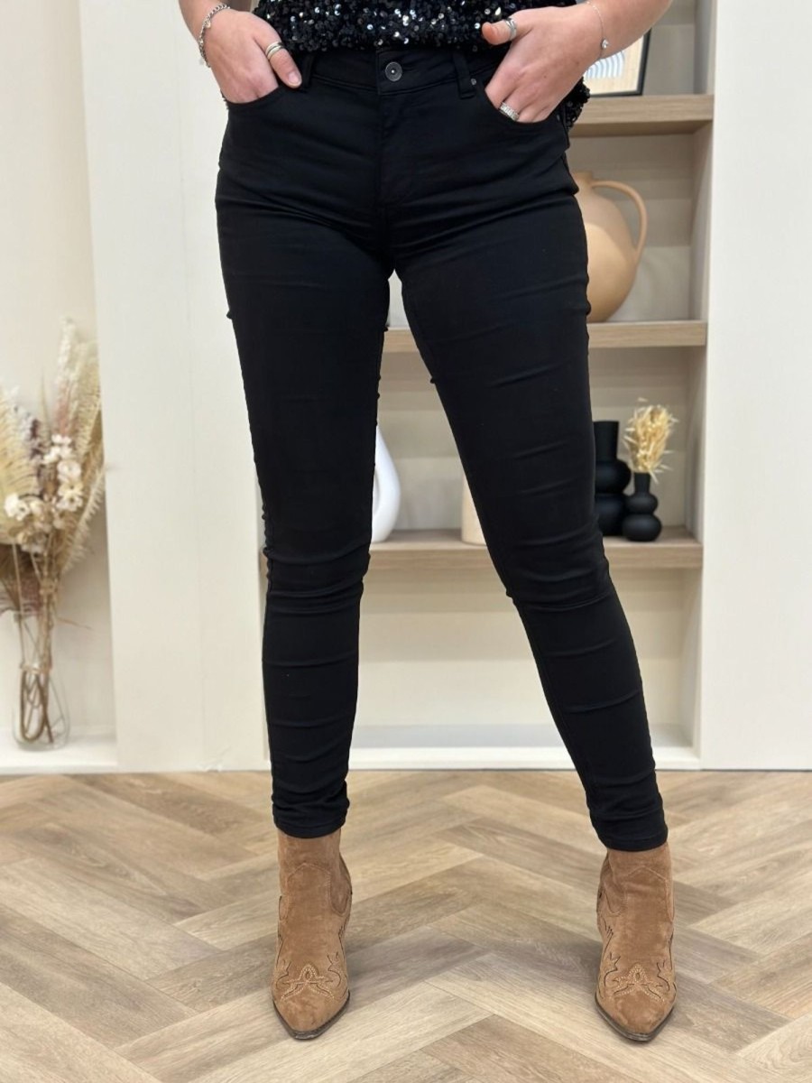 Jean Sonia Noir | Juste Elles Jean Sonia Noir | Juste Elles
